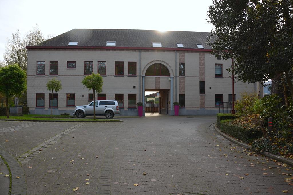 Haras Des Chartreux Hotel Estaimbourg Exterior photo