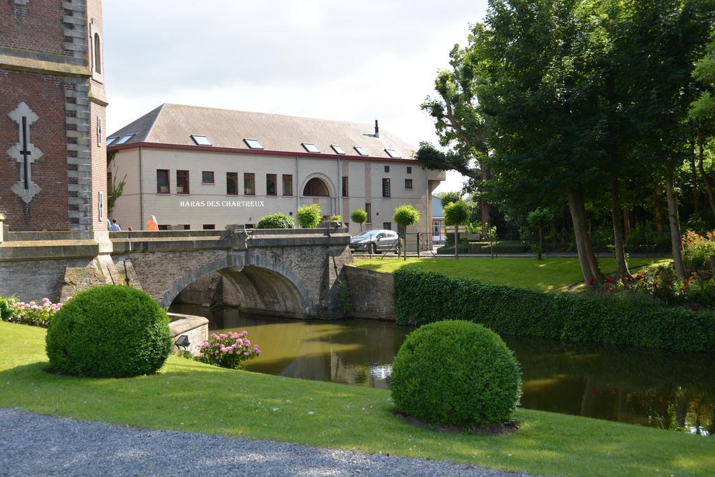 Haras Des Chartreux Hotel Estaimbourg Room photo