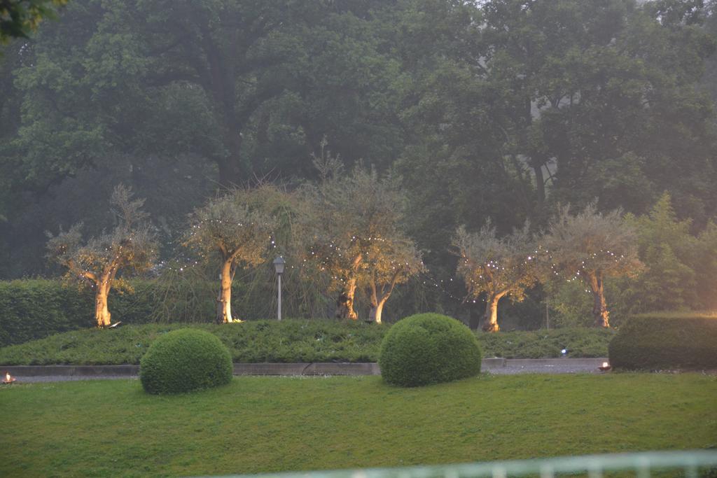 Haras Des Chartreux Hotel Estaimbourg Exterior photo
