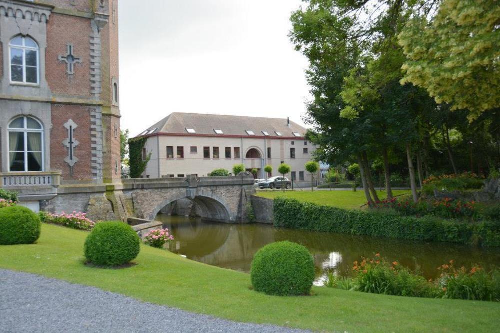 Haras Des Chartreux Hotel Estaimbourg Exterior photo