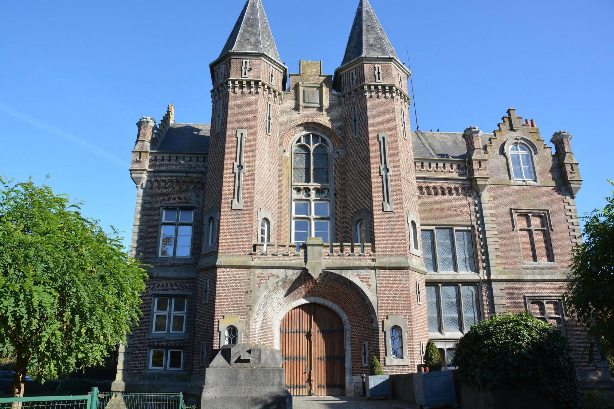 Haras Des Chartreux Hotel Estaimbourg Exterior photo